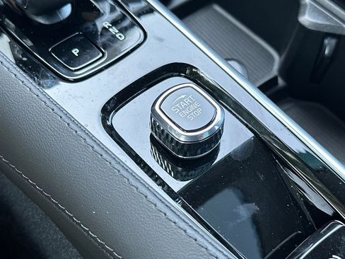 New 2025 Volvo XC90 B6 Plus w/ Protection Package Premier image 27