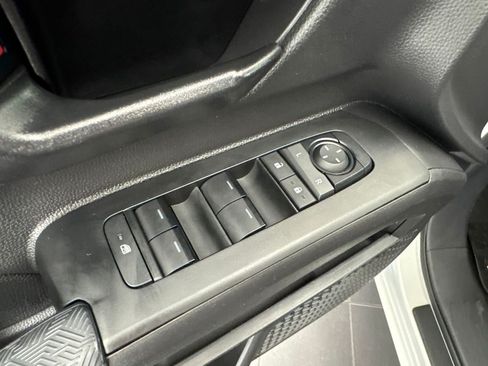 Certified 2024 Toyota Tacoma SR AWD/4WD image 34