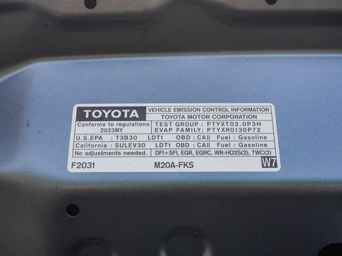 Used 2023 Toyota Corolla Cross XLE FWD image 28