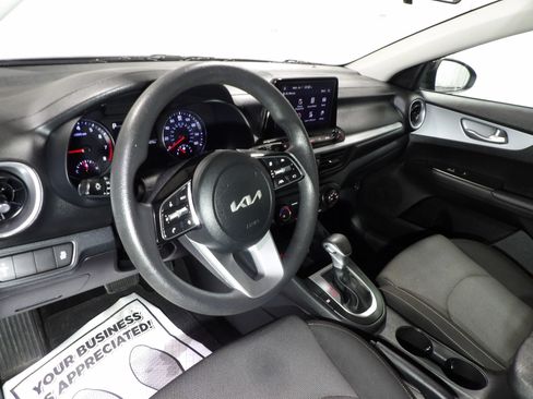 Used 2024 Kia Forte LXS FWD image 9