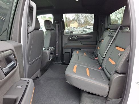 Used 2025 GMC Sierra 1500 AT4 image 10