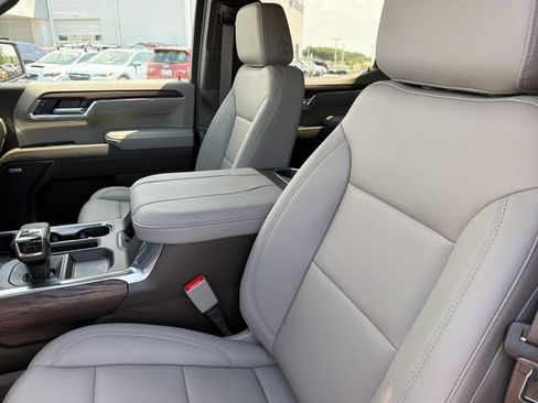 New 2026 GMC Sierra 1500 SLT w/ SLT Premium Plus Package AWD/4WD image 19