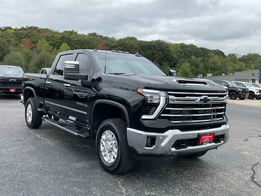 Used 2024 Chevrolet Silverado 2500 LTZ w/ LTZ Convenience Package AWD/4WD image 2