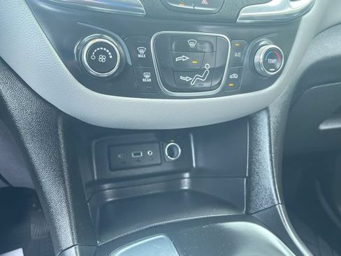 Certified 2024 Chevrolet Equinox LS w/ LS Convenience Package FWD image 17