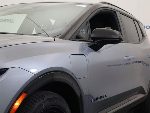 New 2026 Chevrolet Equinox EV RS image 12