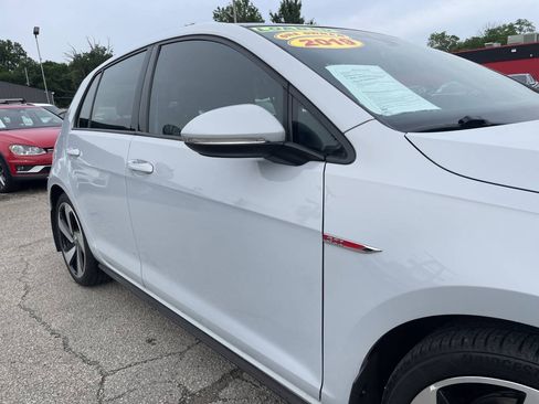 Used 2019 Volkswagen Golf 4-Door FWD image 10