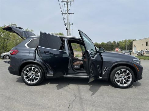 Used 2019 BMW X5 xDrive40i w/ Premium Package 2 image 18