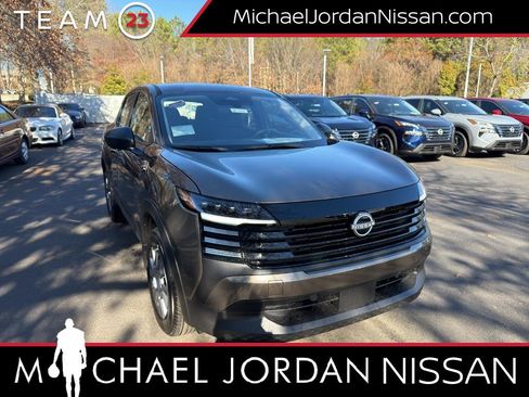 New 2026 Nissan Kicks S image 1