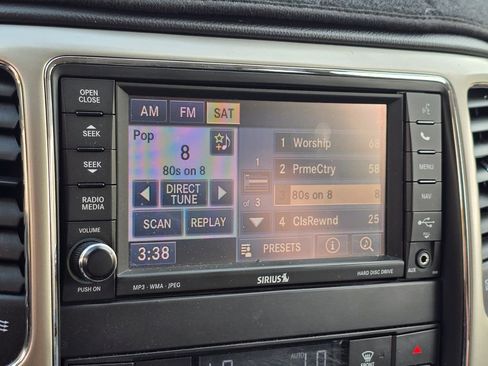 Used 2013 Jeep Grand Cherokee Overland w/ Advance Technology Group image 22