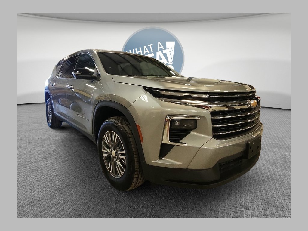 Used 2026 Chevrolet Traverse LT w/ Driver Confidence Package AWD/4WD image 1