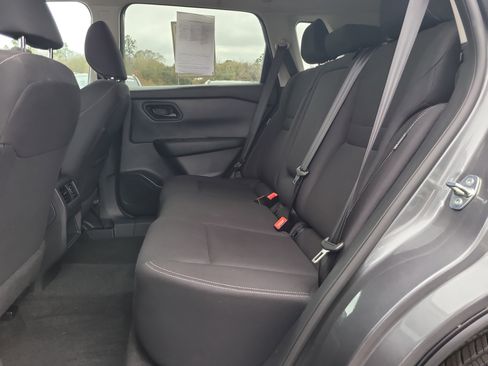 Used 2025 Nissan Rogue S image 11