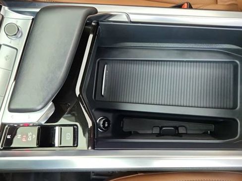 Used 2024 Audi Q8 e-tron Premium Plus w/ Premium Plus Package image 49