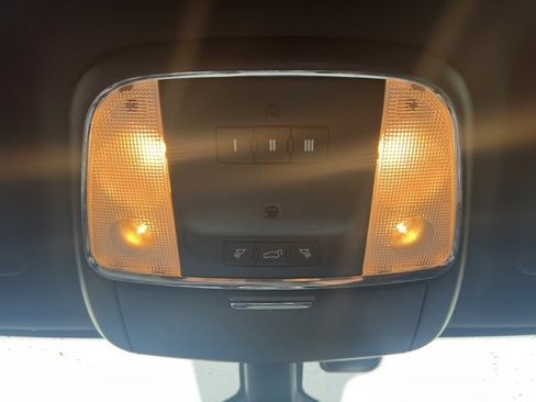 Used 2019 Jeep Grand Cherokee Altitude image 32