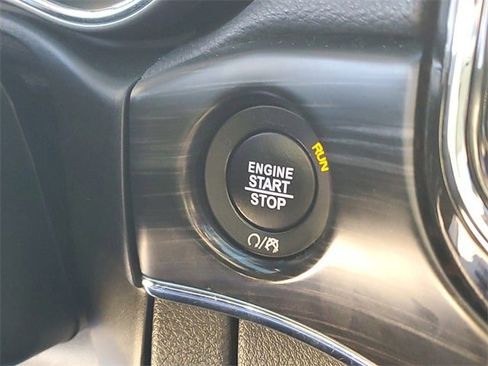 Used 2020 Jeep Grand Cherokee Limited w/ Luxury Group II image 29