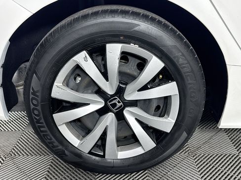 Used 2024 Honda Civic LX image 31