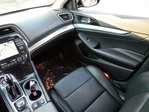 Used 2023 Nissan Maxima SV w/ Floor Mat Group image 11