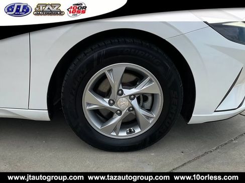 Used 2021 Hyundai Elantra SE FWD image 9