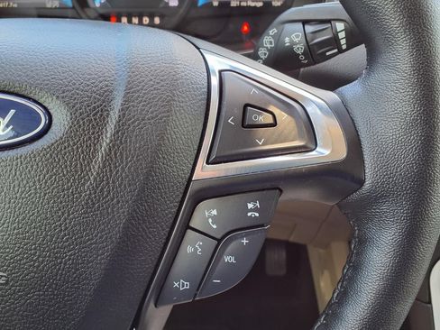 Used 2022 Ford Edge Titanium AWD/4WD image 34