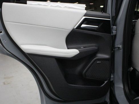 New 2026 Mitsubishi Outlander SE image 26