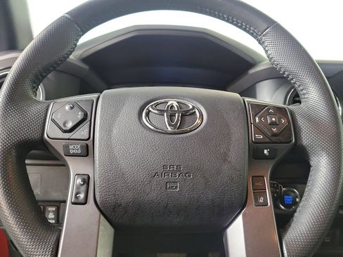 Used 2022 Toyota Tacoma TRD Off-Road w/ Technology Package AWD/4WD image 15