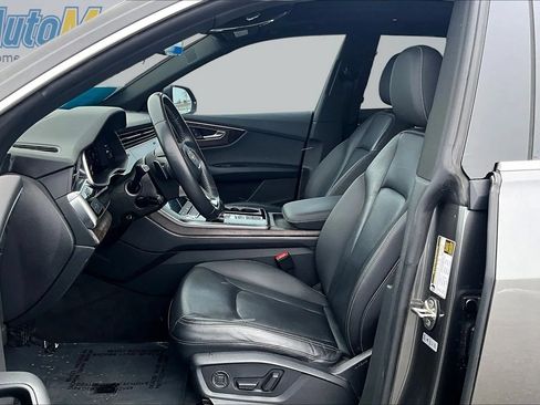 Used 2019 Audi Q8 Premium Plus w/ Premium Plus AWD/4WD image 26