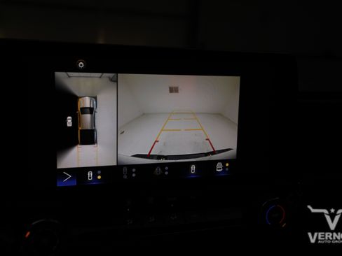 Used 2023 Chevrolet Colorado Trail Boss w/ Technology Package image 29