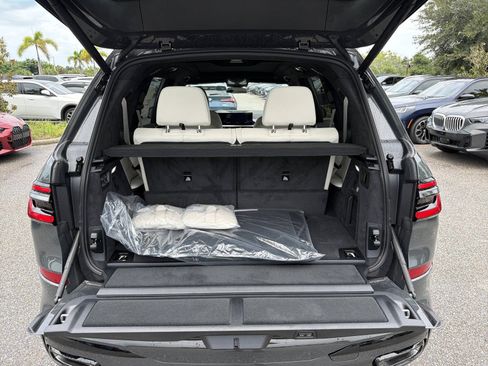 New 2027 BMW X7 xDrive40i w/ M Sport Package AWD/4WD image 12