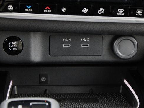 Certified 2025 Nissan Rogue SL w/ SL Premium Package image 43