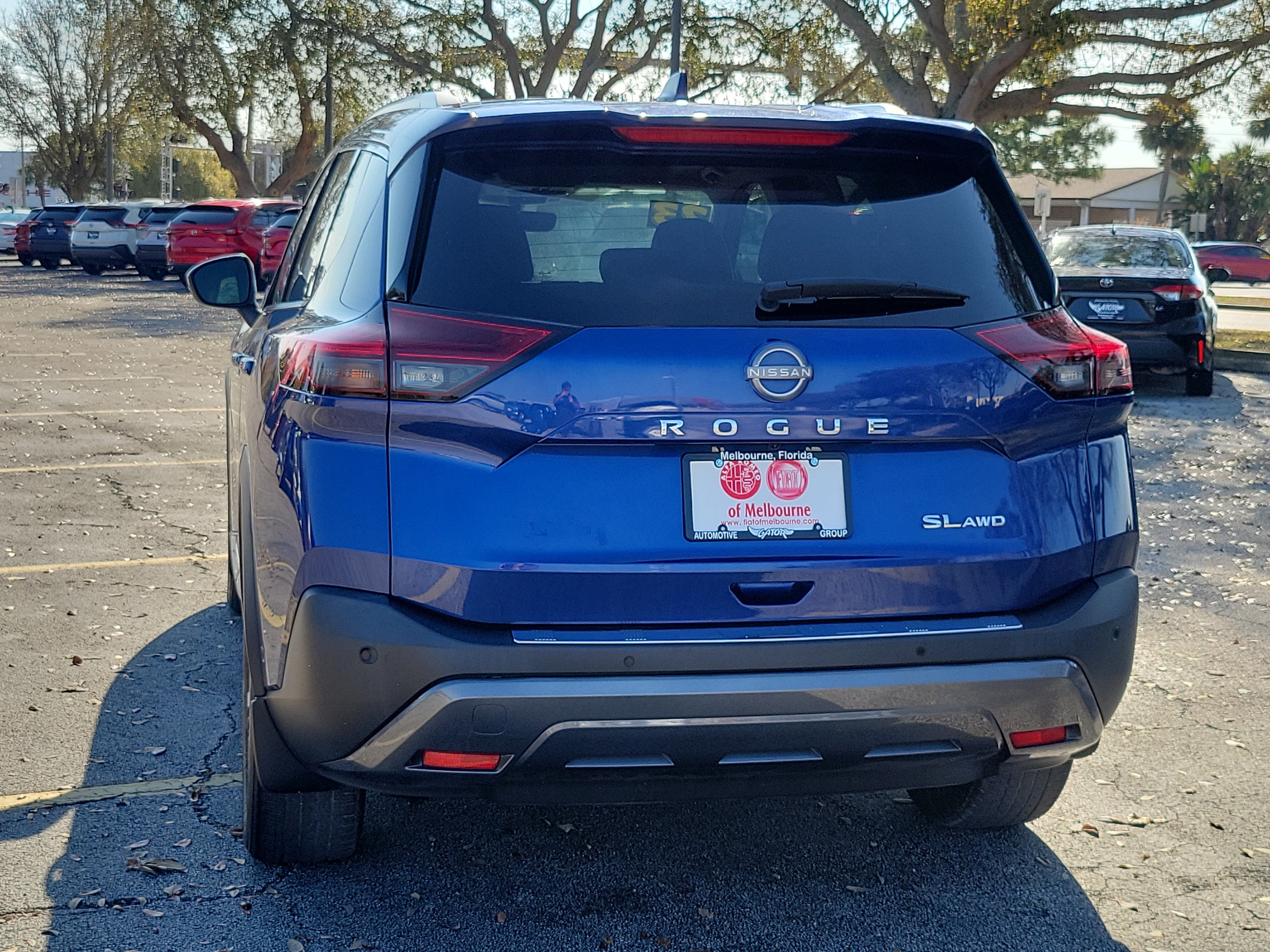 Used 2023 Nissan Rogue SL w/ SL Premium Package AWD/4WD image 3