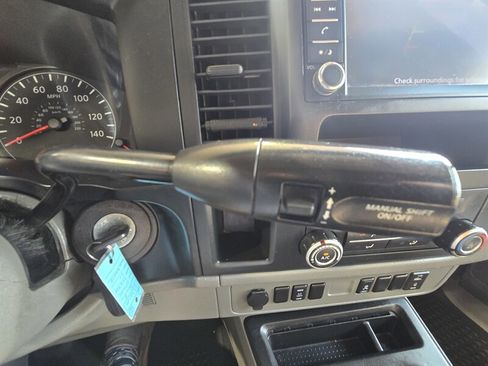 Used 2019 Nissan NV 2500 SV image 18