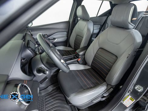 Used 2023 Nissan Kicks SR w/ SR Premium Package FWD image 24