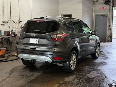 Used 2017 Ford Escape SE FWD image 8