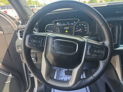 Used 2021 GMC Yukon XL Denali w/ Denali Premium Package AWD/4WD image 19