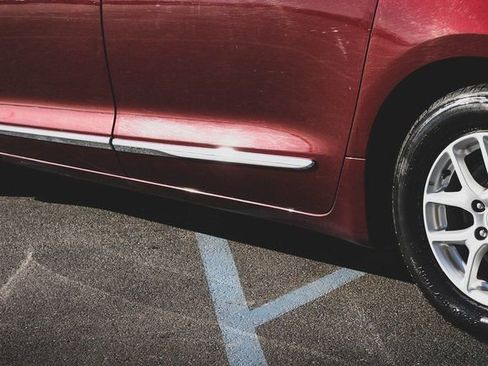 Used 2020 Chrysler Pacifica Touring-L image 26