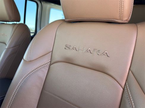 Used 2022 Jeep Wrangler Unlimited Sahara w/ Cold Weather Group image 20