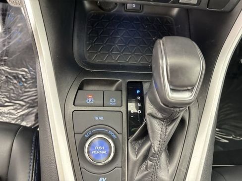Used 2020 Toyota RAV4 XSE w/ XSE Grade Weather Package AWD/4WD image 19