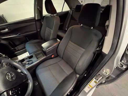 Used 2016 Toyota Camry LE image 17