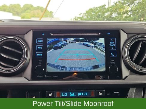 Used 2016 Toyota Tacoma TRD Off-Road w/ Premium & Technology Package AWD/4WD image 18