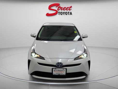 Used 2022 Toyota Prius L Eco image 4