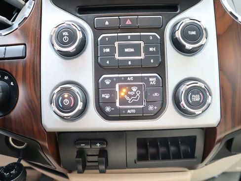Used 2013 Ford F350 Lariat w/ Lariat Interior Pkg image 34
