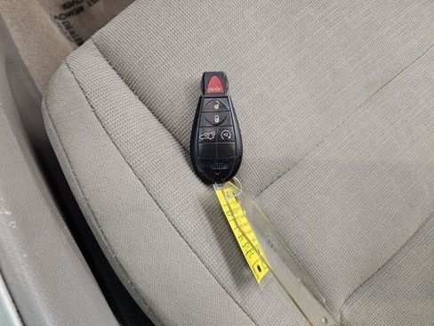 Used 2012 Jeep Grand Cherokee Laredo w/ Laredo E Group AWD/4WD image 25