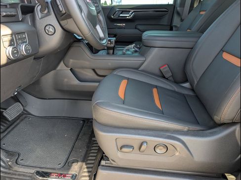 Used 2026 GMC Sierra 1500 AT4 w/ AT4 Premium Package AWD/4WD image 11