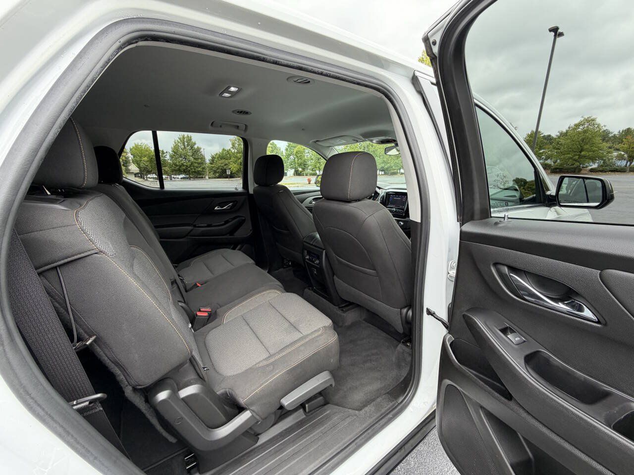 Used 2020 Chevrolet Traverse LS FWD image 16