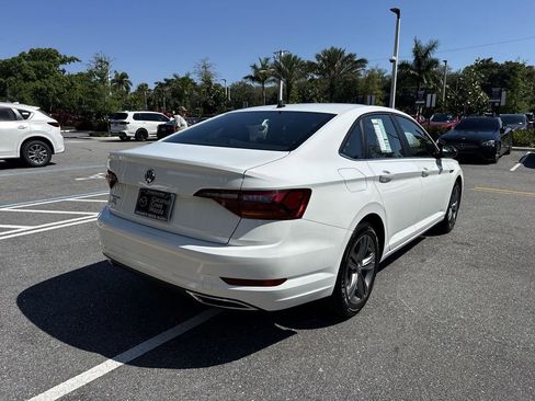 Used 2019 Volkswagen Jetta R-Line w/ R-Line Cold Weather Package image 4