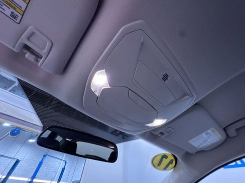 Used 2017 Ford Escape SE FWD image 32