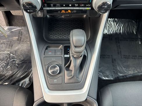 Used 2025 Toyota RAV4 LE image 40