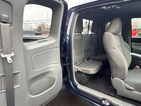 Used 2013 Toyota Tacoma Base V6 image 18