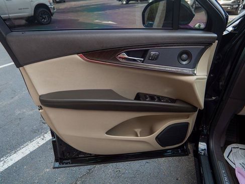 Used 2019 Lincoln Nautilus Reserve FWD image 17
