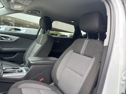 Used 2025 Chevrolet Blazer LT FWD image 13