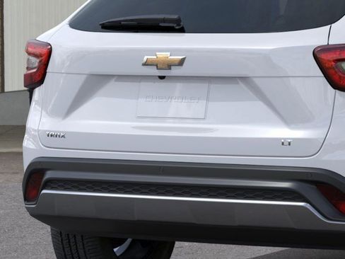 New 2026 Chevrolet Trax LT w/ Driver Confidence Package image 14